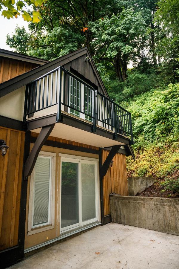 Private Mountainside Home Чилливак Экстерьер фото